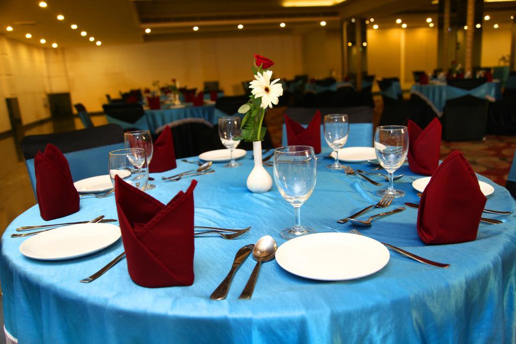Continent Nakodar Hotel & Resorts エクステリア 写真