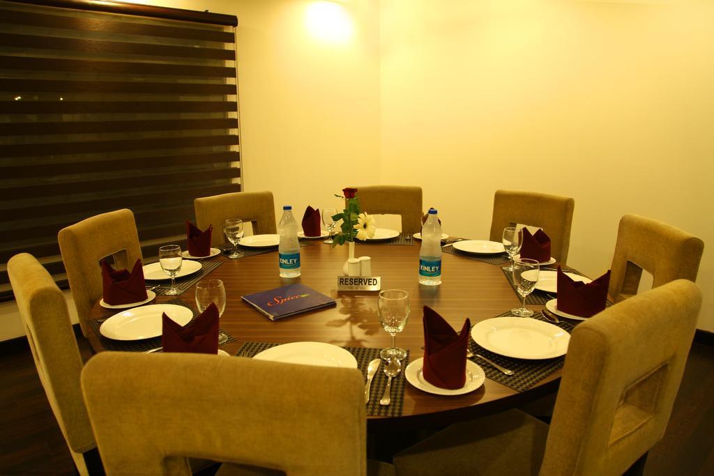 Continent Nakodar Hotel & Resorts エクステリア 写真