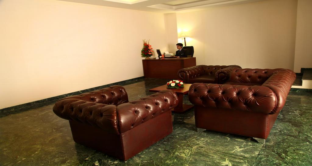 Continent Nakodar Hotel & Resorts エクステリア 写真